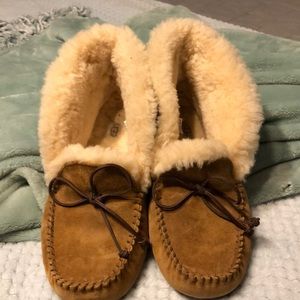 UGG SLIPPER